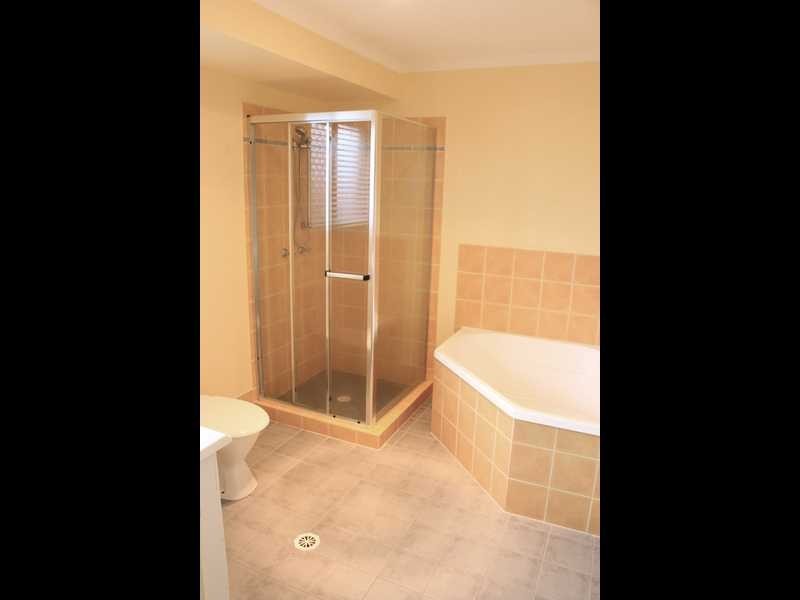 32 Mellor Place, Brassall QLD 4305