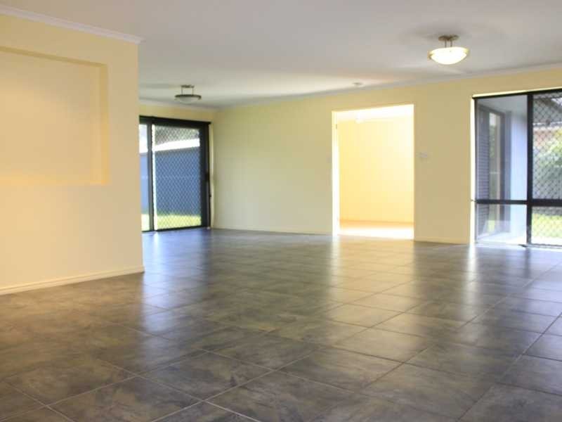 32 Mellor Place, Brassall QLD 4305