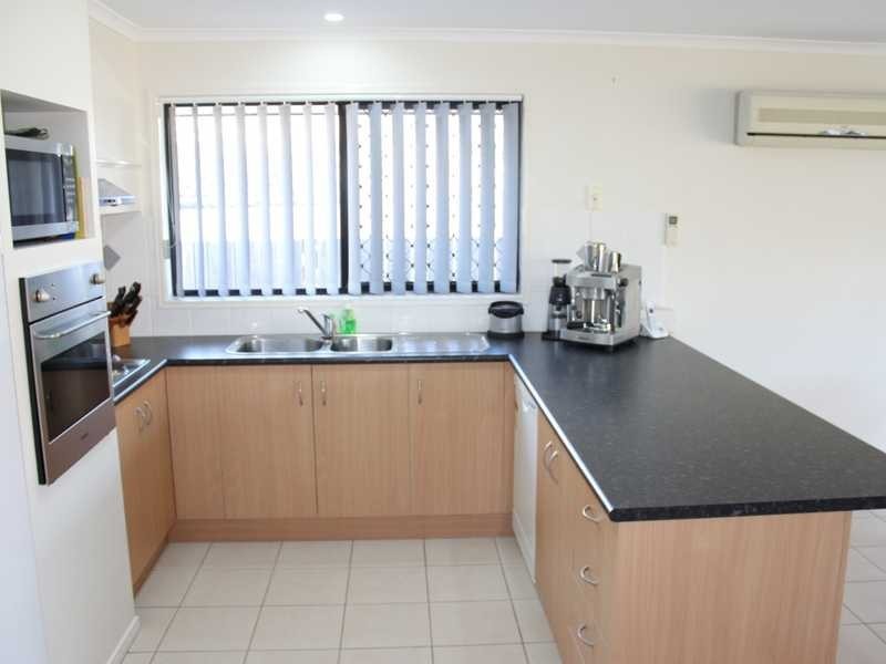 32 Lakeview Drive, Deebing Heights QLD 4306