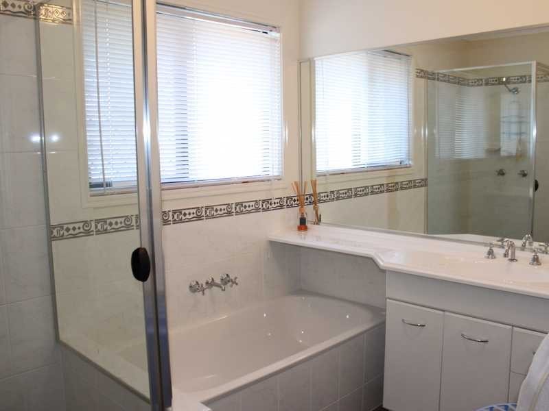 32 Lakeview Drive, Deebing Heights QLD 4306