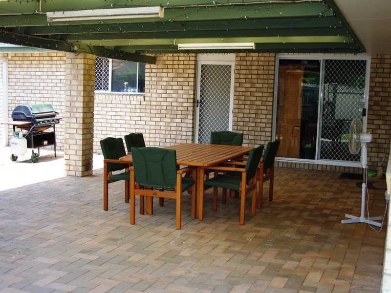 15 Jonquil Circuit, Flinders View QLD 4305