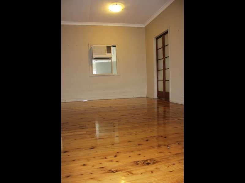 1 Galah Street, Churchill QLD 4305