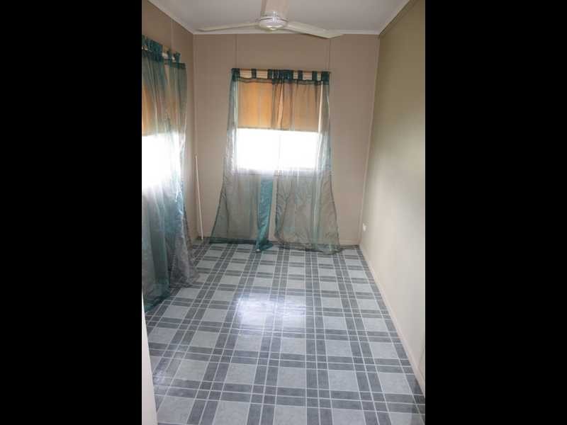 1 Galah Street, Churchill QLD 4305