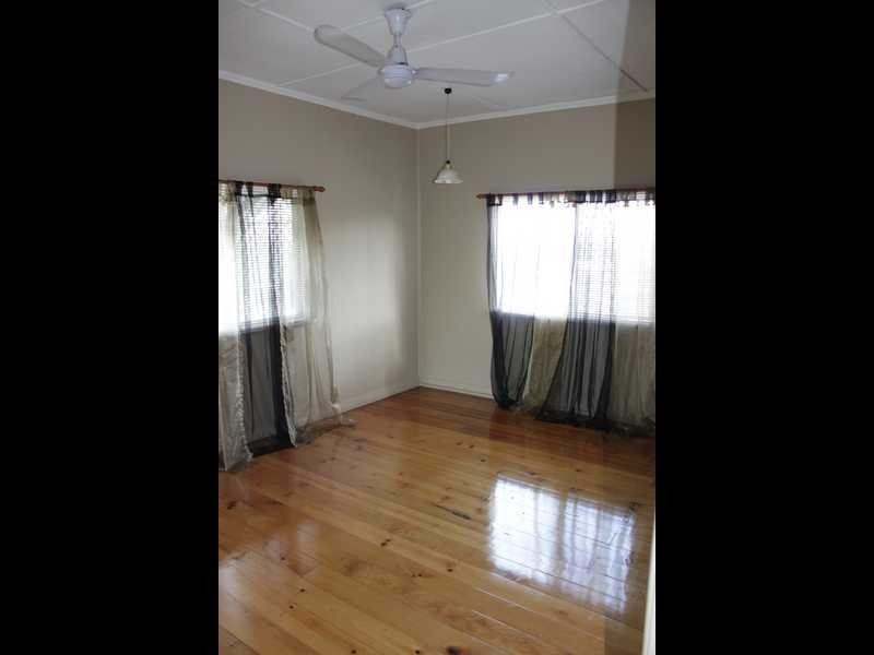 1 Galah Street, Churchill QLD 4305