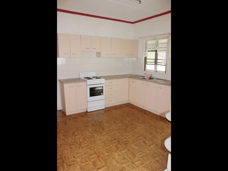 37 Dudleigh Street, North Booval QLD 4304