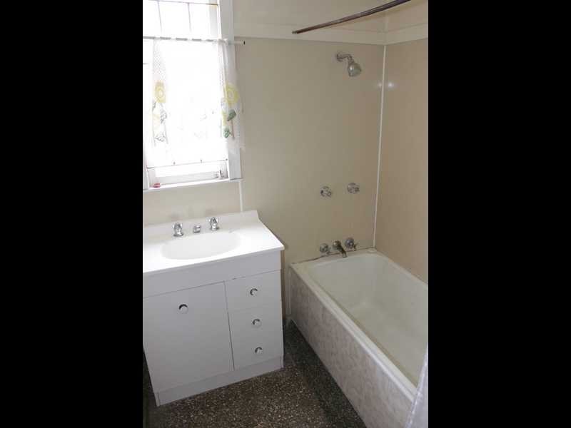 37 Dudleigh Street, North Booval QLD 4304