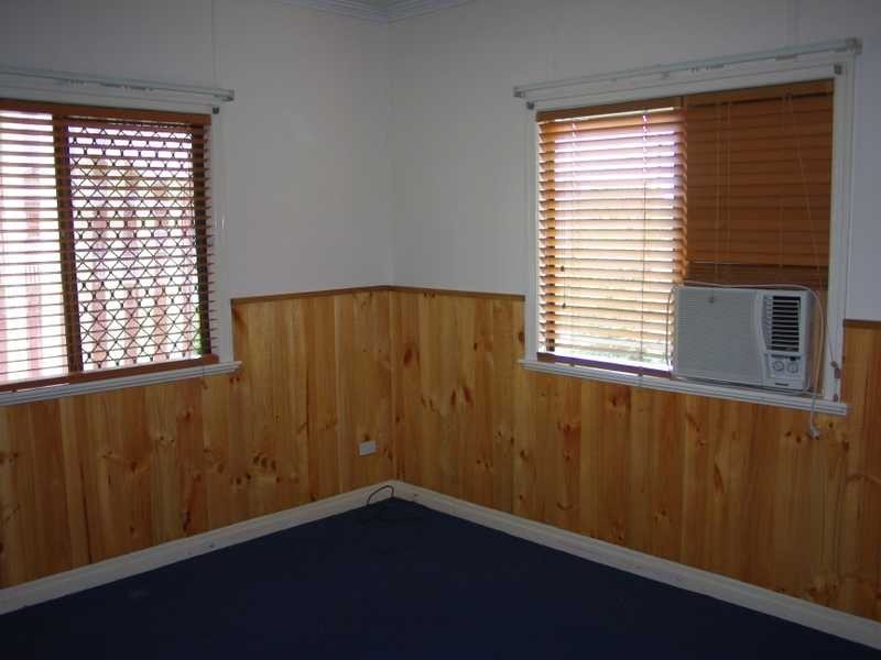 40 Lusitania Street, Newtown QLD 4305