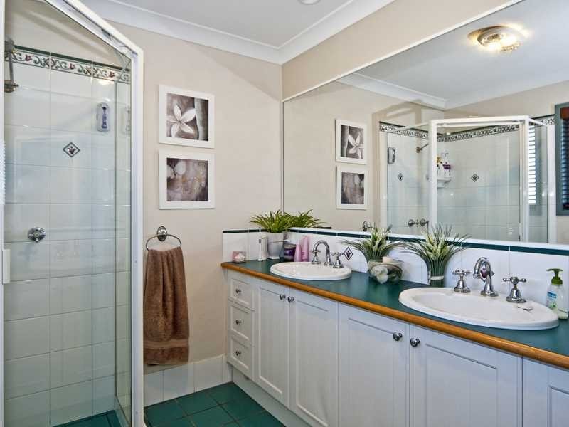 103 Mahons Road, Pine Mountain QLD 4306