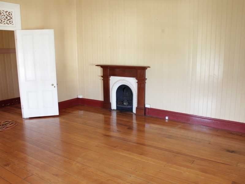 40a Clifton Street (Cnr Nimmo St), Booval QLD 4304