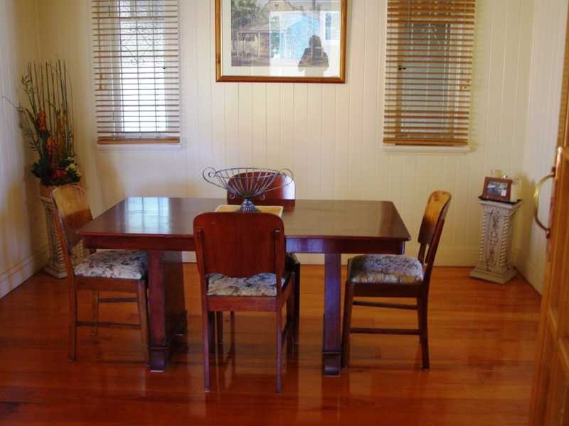 6 Smart Avenue, Eastern Heights QLD 4305