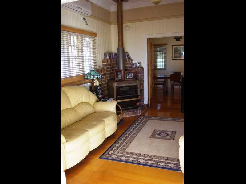 6 Smart Avenue, Eastern Heights QLD 4305