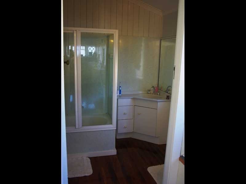 6 Smart Avenue, Eastern Heights QLD 4305