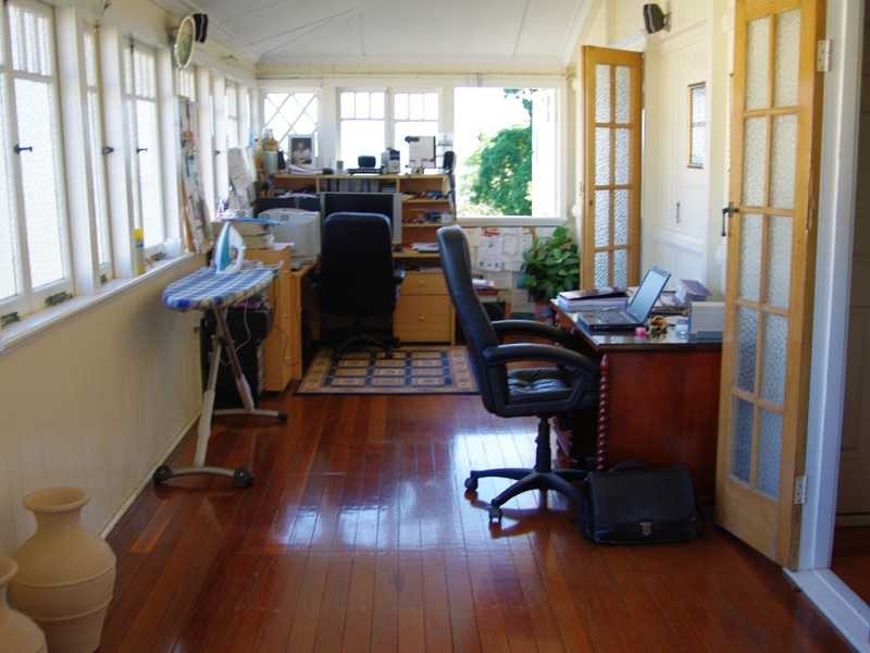 6 Smart Avenue, Eastern Heights QLD 4305