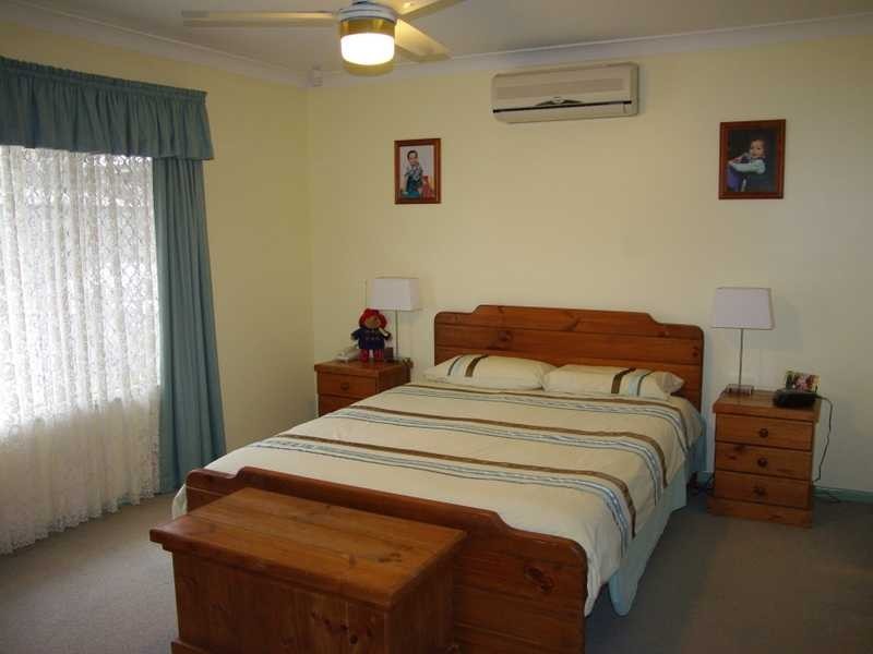 Yamanto QLD 4305