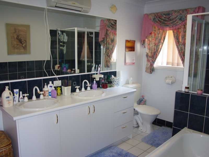 19 Kerners Road, Yamanto QLD 4305