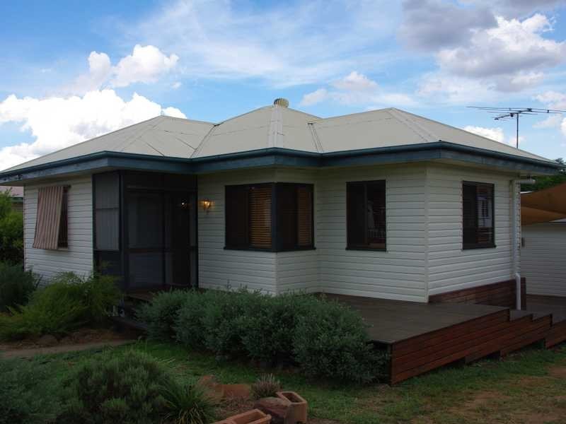 40 Lusitania Street, Newtown QLD 4305