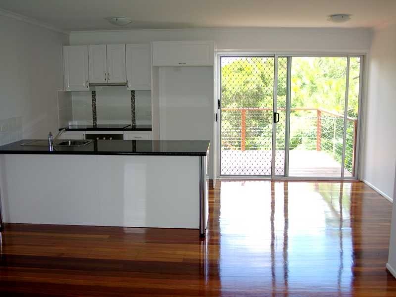 9 Janet Street, North Booval QLD 4304