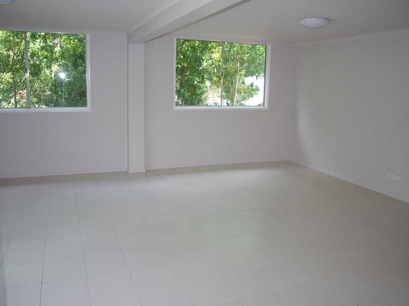 9 Janet Street, North Booval QLD 4304