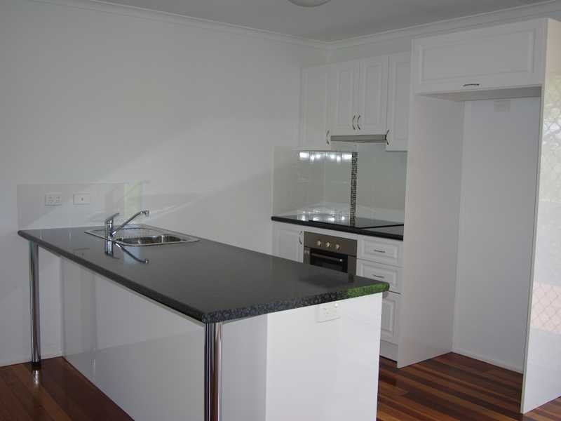 9 Janet Street, North Booval QLD 4304