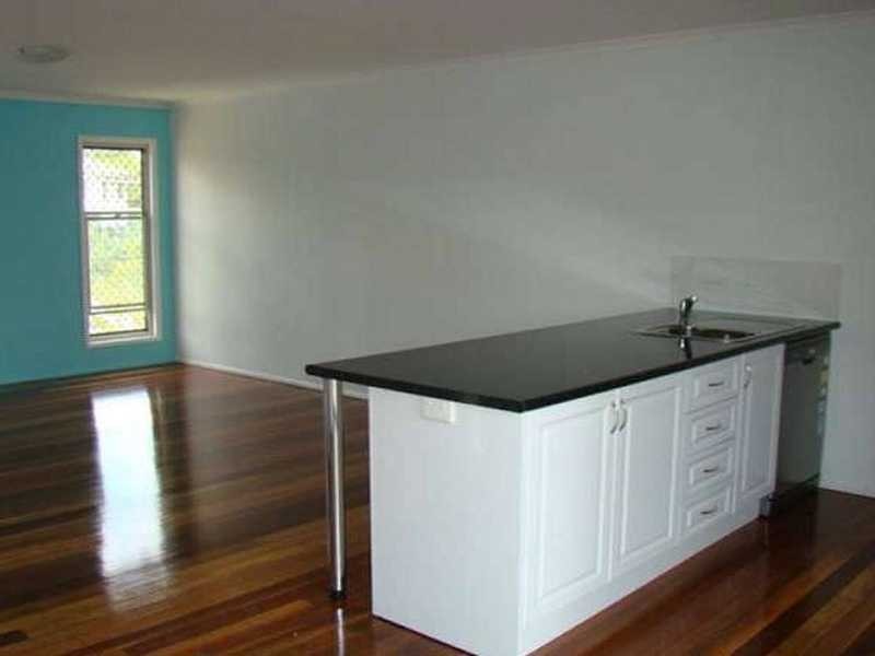 9 Janet Street, North Booval QLD 4304