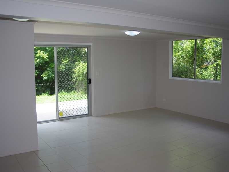 9 Janet Street, North Booval QLD 4304