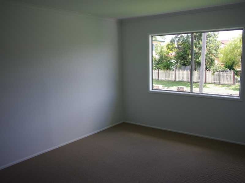 9 Janet Street, North Booval QLD 4304