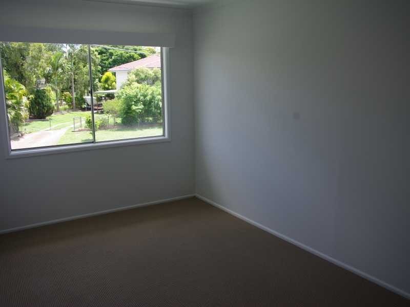 9 Janet Street, North Booval QLD 4304