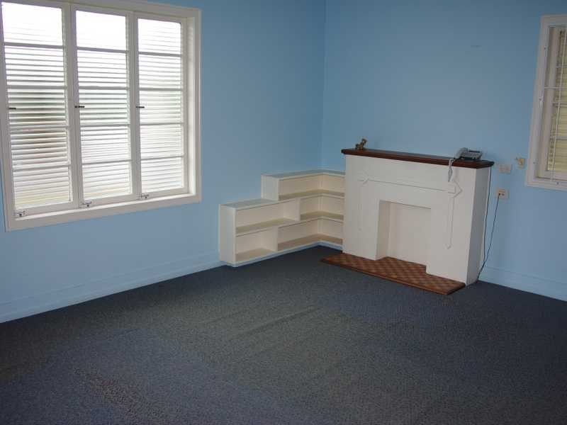 84 Brisbane Road, East Ipswich QLD 4305