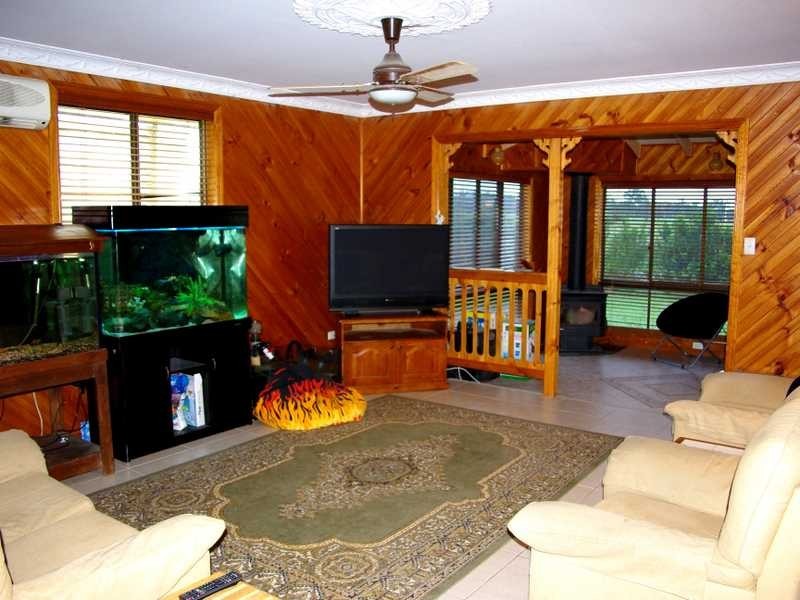 35 Bell Street, Walloon QLD 4306