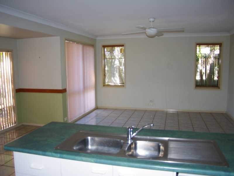 1 Oregon Close, Yamanto QLD 4305