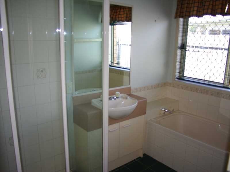 1 Oregon Close, Yamanto QLD 4305