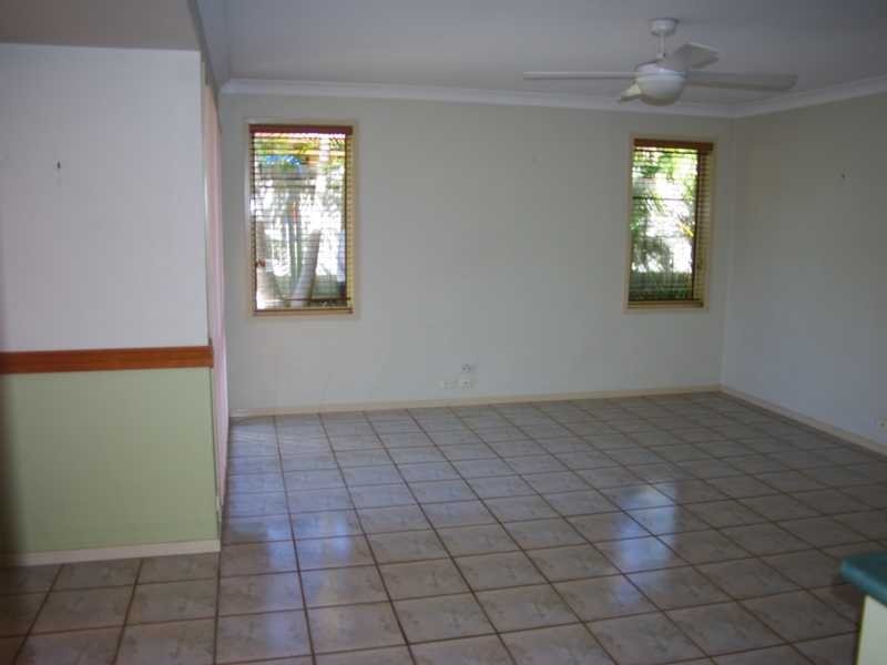 1 Oregon Close, Yamanto QLD 4305