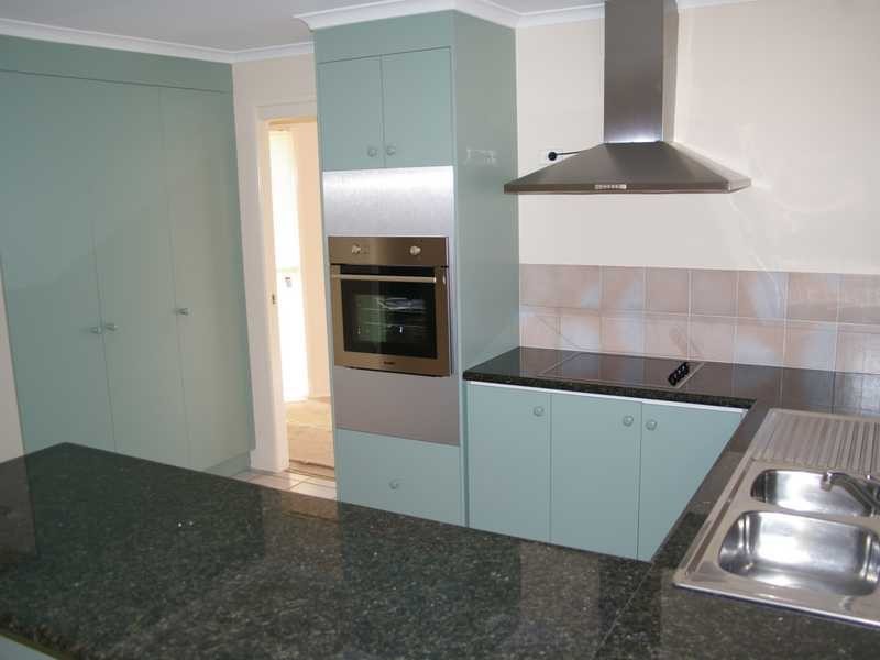 325 South Station Road, Raceview QLD 4305