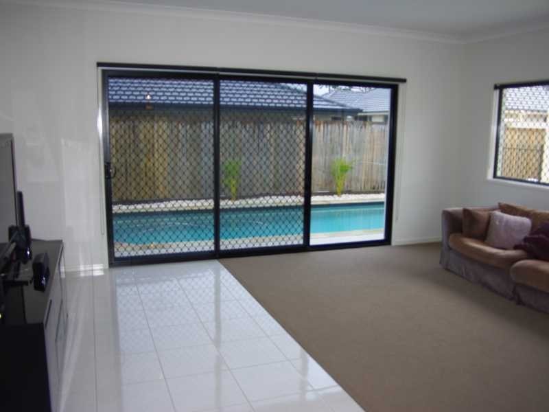 33 Trinity Crescent, Augustine Heights QLD 4300