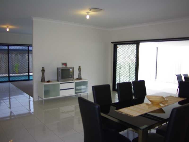 33 Trinity Crescent, Augustine Heights QLD 4300