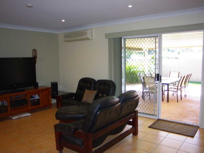 4 Le Prix Court, Yamanto QLD 4305