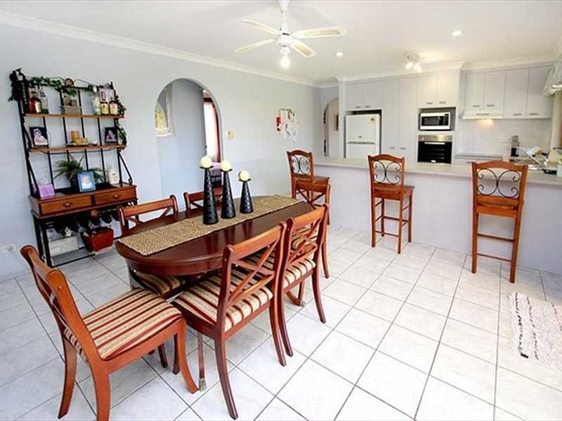 8 Oregon Close, Yamanto QLD 4305