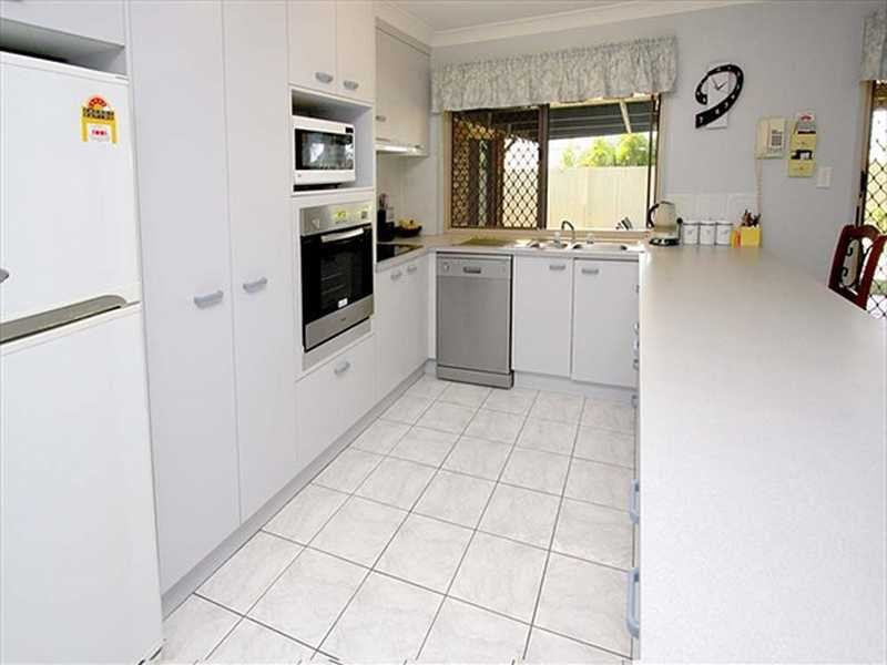 8 Oregon Close, Yamanto QLD 4305