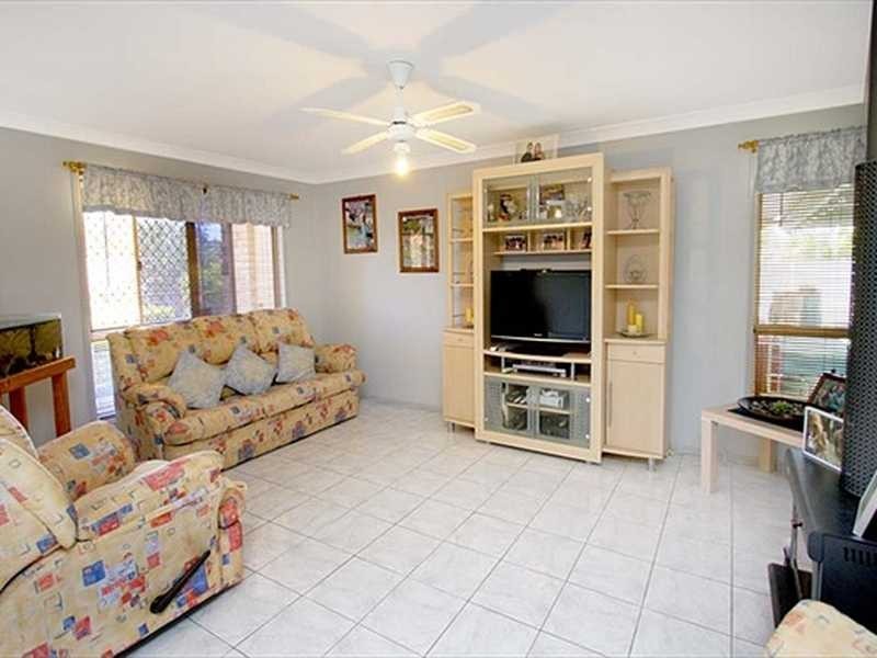 8 Oregon Close, Yamanto QLD 4305