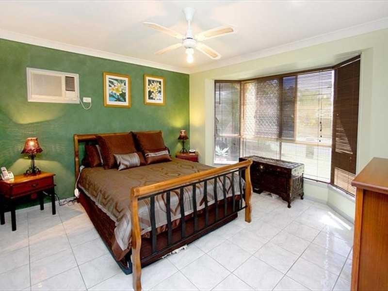 8 Oregon Close, Yamanto QLD 4305
