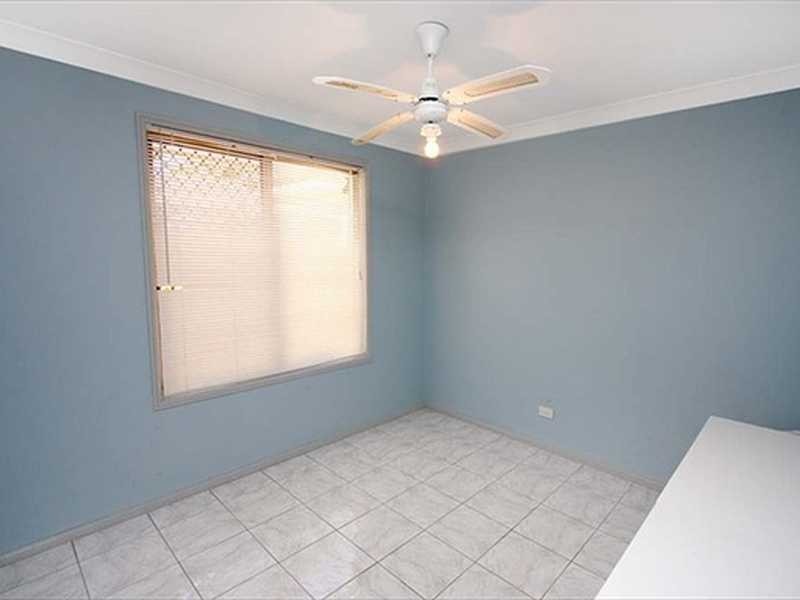 8 Oregon Close, Yamanto QLD 4305