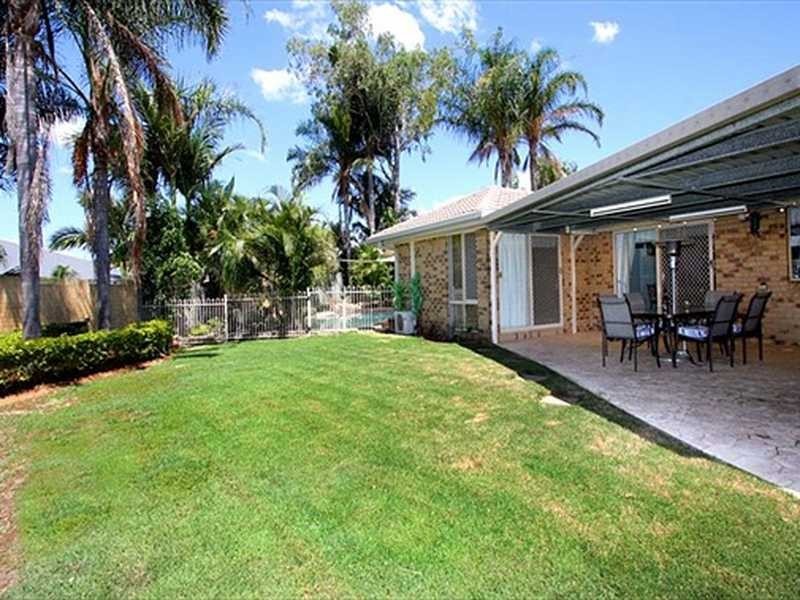 8 Oregon Close, Yamanto QLD 4305