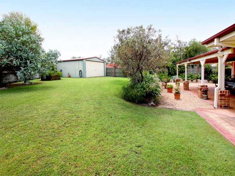 9 Oriole Close, Flinders View QLD 4305
