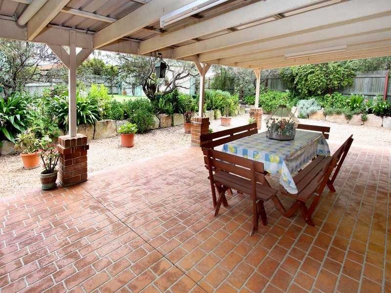 9 Oriole Close, Flinders View QLD 4305