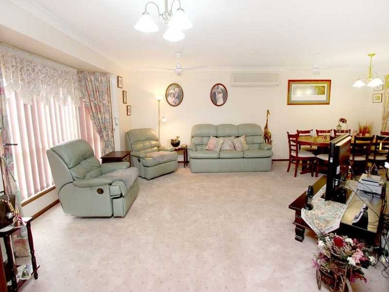 9 Oriole Close, Flinders View QLD 4305