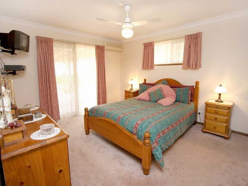 9 Oriole Close, Flinders View QLD 4305