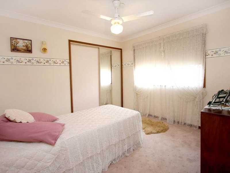 9 Oriole Close, Flinders View QLD 4305