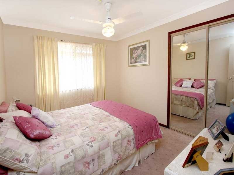 9 Oriole Close, Flinders View QLD 4305