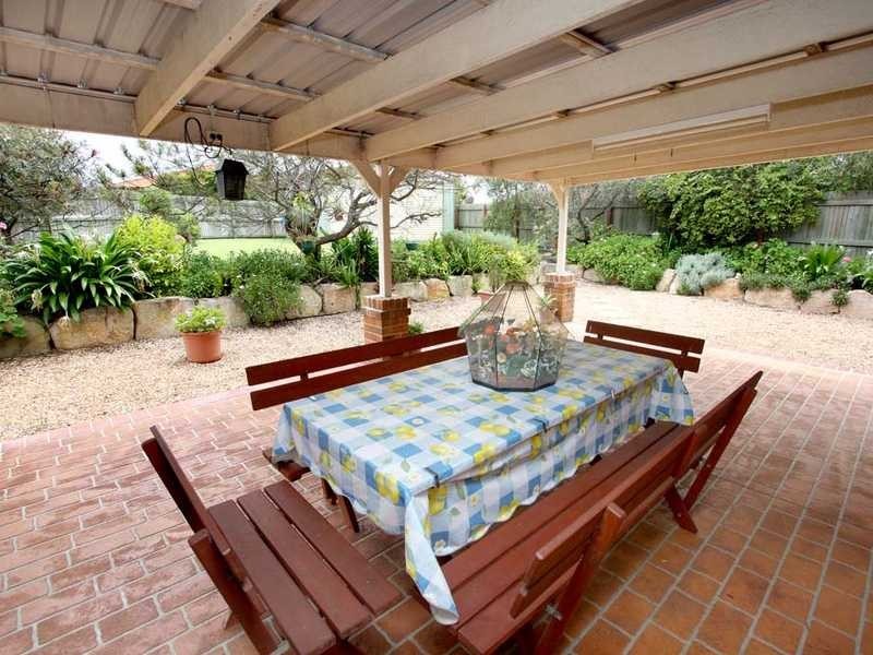 9 Oriole Close, Flinders View QLD 4305