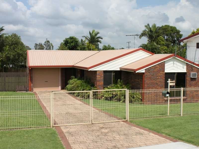 9 Pine Street, Flinders View QLD 4305